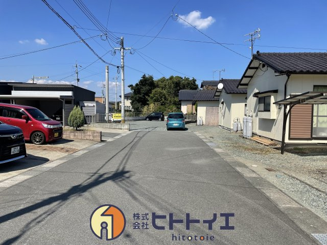 売地）八女市室岡の前面道路含む現地写真