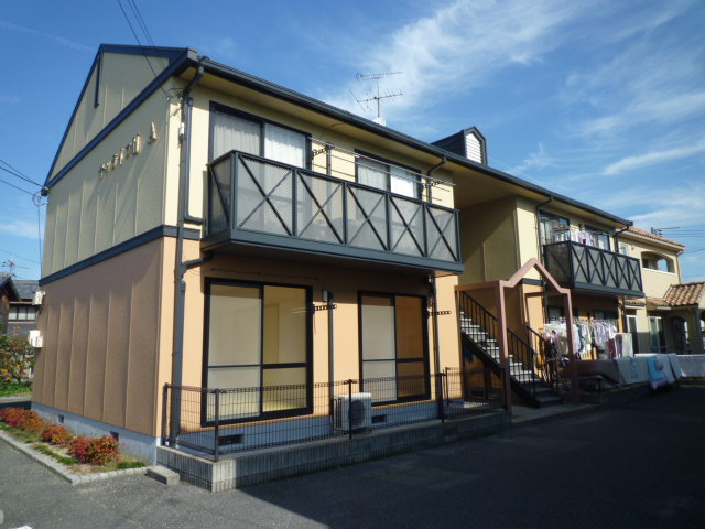 倉敷市上東のアパートの外観