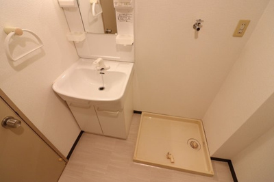 【洗面所】 | ハイウェール | 洗濯機も室内に置けます。