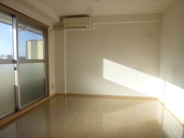 カインド高井田の居間・リビング