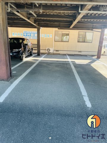 平塚ハイツⅡの駐車場