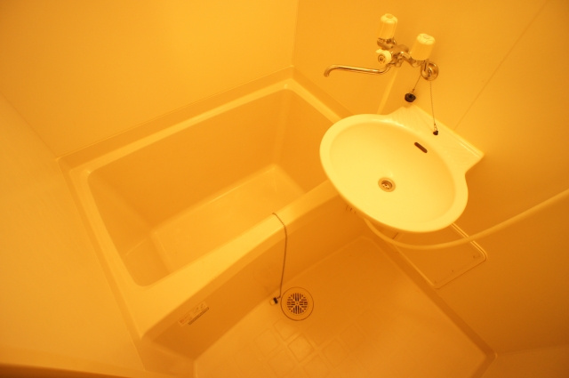 レオパレスHYTⅤの浴室