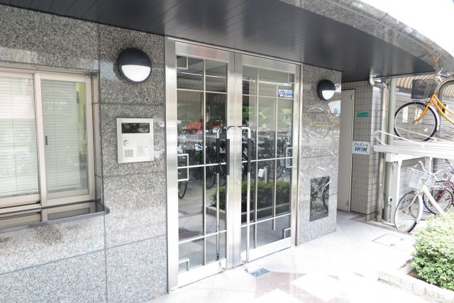 グランディール阪南町Ⅲ番館のエントランス