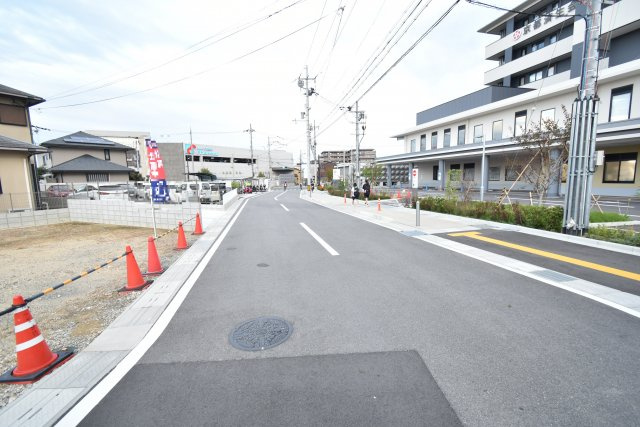 【売土地】長岡京市下海印寺伊賀寺（西山天王山駅）住宅用地の前面道路含む現地写真