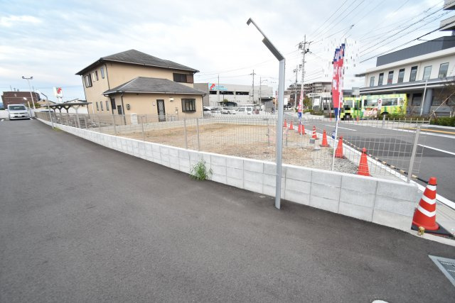 【売土地】長岡京市下海印寺伊賀寺（西山天王山駅）住宅用地の前面道路含む現地写真