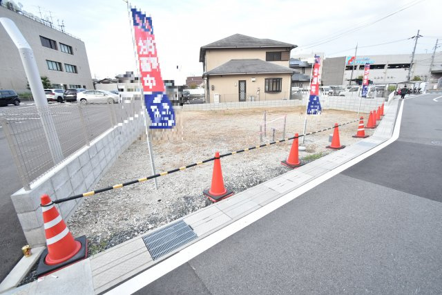 【売土地】長岡京市下海印寺伊賀寺（西山天王山駅）住宅用地の前面道路含む現地写真