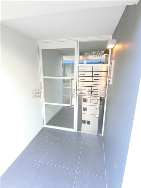 NEXUS(ネクサス仲六郷のエントランス|エントランス