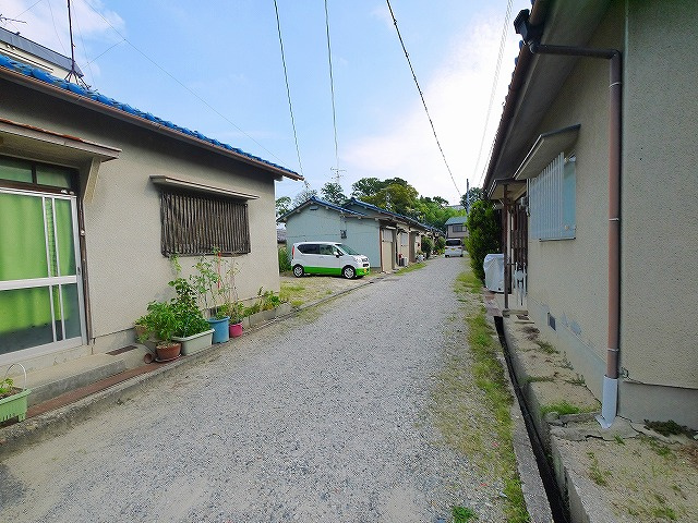 滝川借家の駐車場|車をお持ちの方に嬉しい駐車場付きの物件です