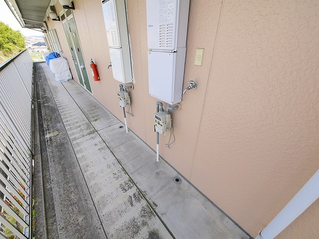 西山ハイツのロビー|清潔感漂う玄関です