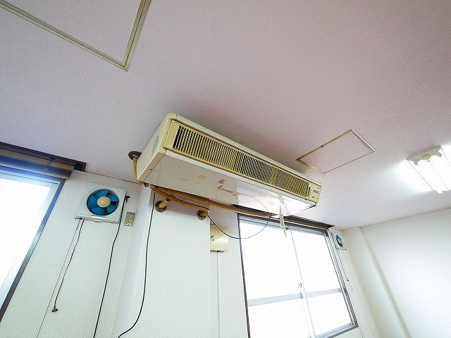 大和本社ビル別館の設備|エアコンあります