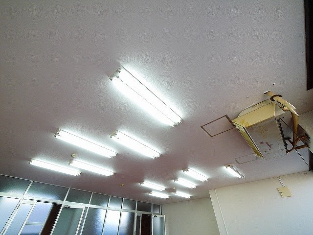大和本社ビル別館の内装|内装は落ち着いています