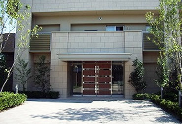 【エントランス】 | グレイスゲート八尾 | 清潔なエントランスです