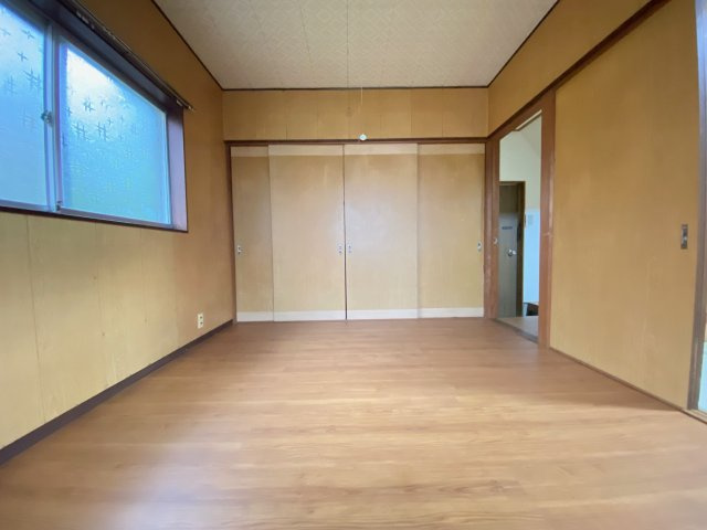 富田林町貸家の洋室