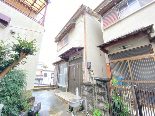 富田林町貸家の外観