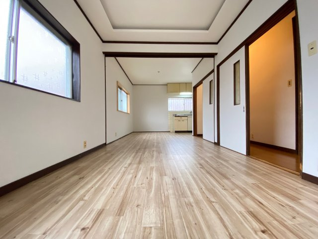 富田林町貸家の居間・リビング