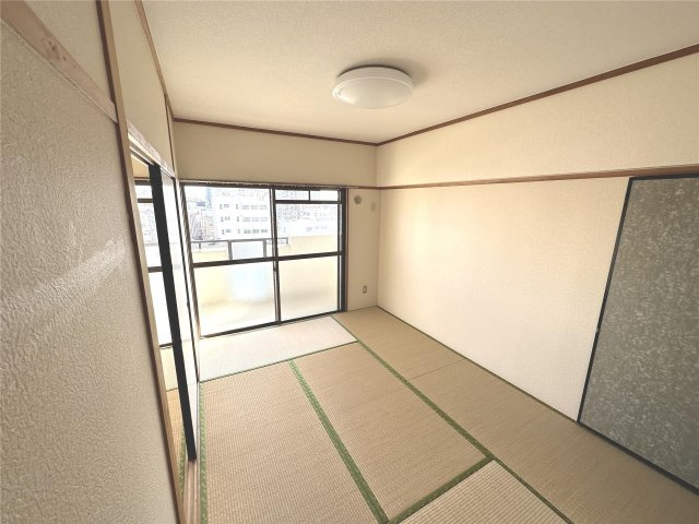 【寝室】 | シュロス鵜の森 | ※同建物同型別のお部屋