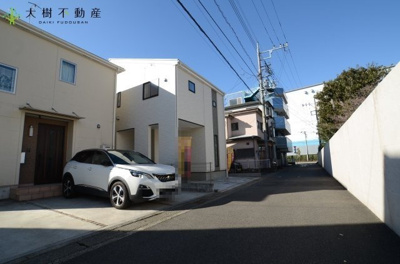 【前面道路含む現地写真】 | 海老名市中新田4丁目　新築戸建て 全1棟　【仲介手数料無料】 | 【仲介手数料無料でご紹介可能です】大樹不動産