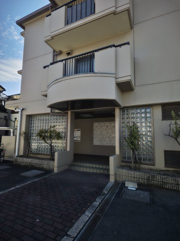 【エントランス】 | バーンフリート寝屋川 | 落ち着いたエントランスです