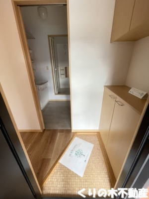 【玄関】 | ファーブル衣干 A棟 | シンプルで使いやすい玄関です