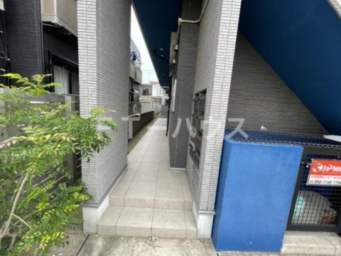 ブラインドサイド幕張のエントランス