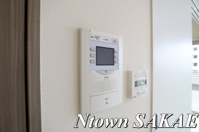 【セキュリティ】 | プレサンス丸の内城雅 | モニター付きインターホンです