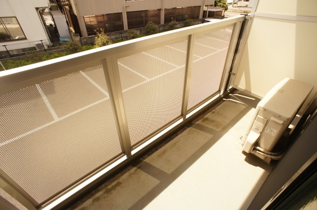 レオパレスビアンコのバルコニー