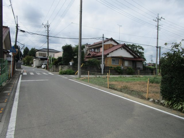 鴻巣市糠田　売地の前面道路含む現地写真