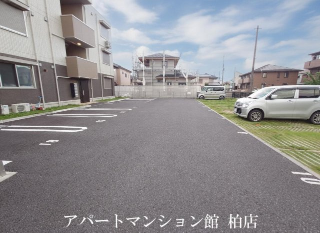 エスポワールの駐車場