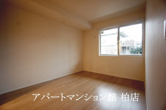 【寝室】 | エスポワール
