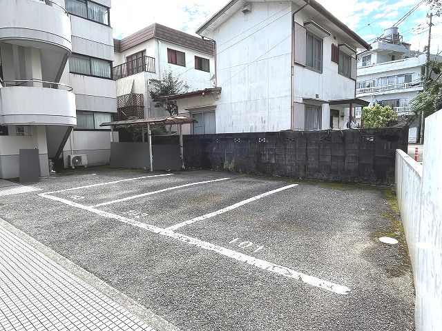 ジャストハイツの駐車場|駐車場になります