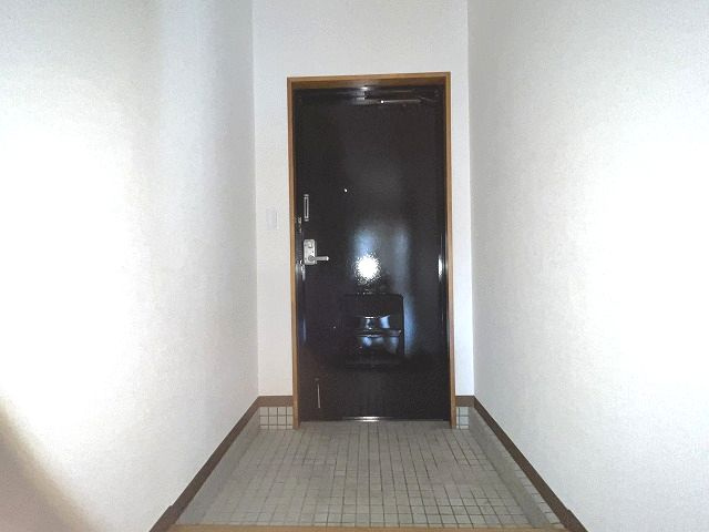 ジャストハイツの玄関|収納もある玄関です