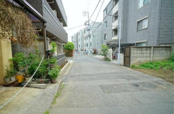 台東区上野桜木２丁目の売地の前面道路含む現地写真