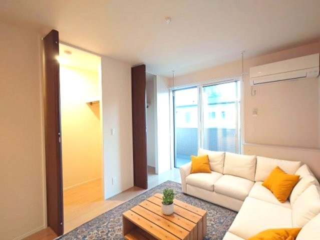 エスポワールの居間・リビング|CGで家具等を配置したものです。実際に家具等は含まれません。