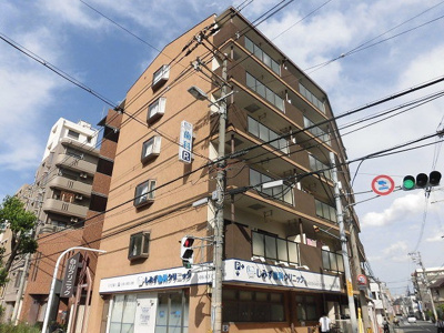 【外観】 | サニークレスト忠 | 交差点にある明るいマンションです。