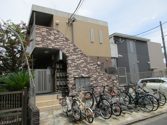 レジデンス綱島上町のエントランス