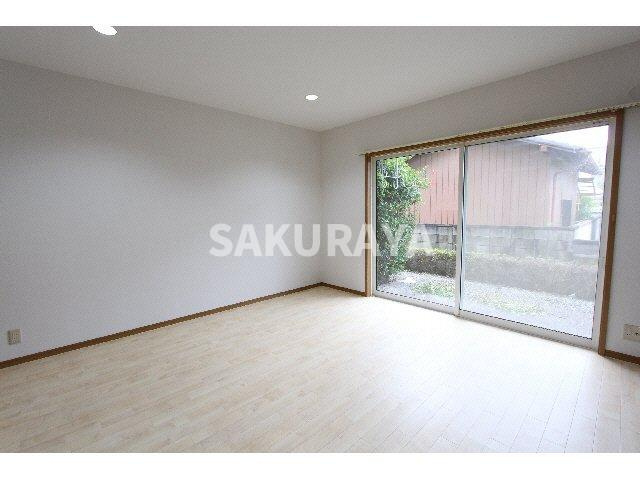 プランドールの居間・リビング|2016年撮影。現況と異なる場合があります。