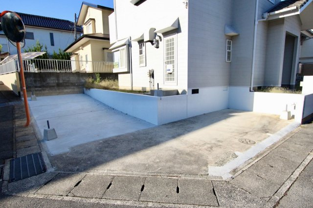 梅林７丁目戸建の駐車場