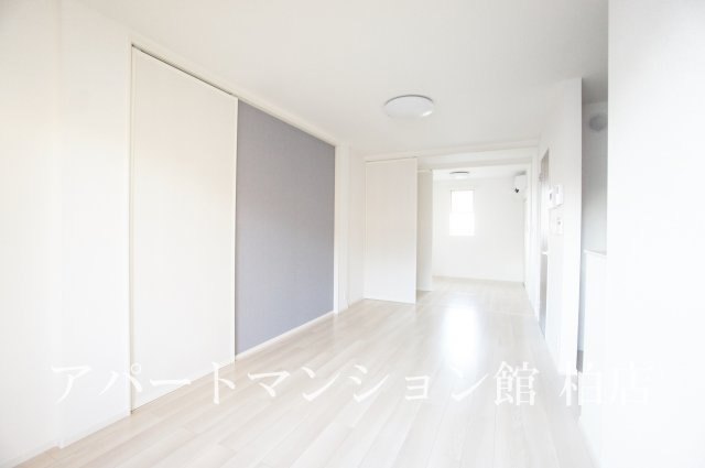 レジデンス　カサノⅣの居間・リビング