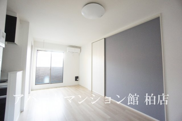 レジデンス　カサノⅣの居間・リビング