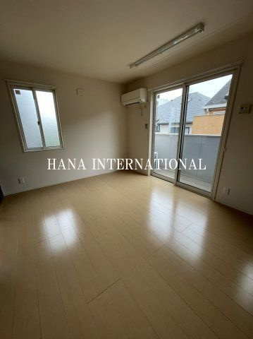 クレセント国立の居間・リビング
