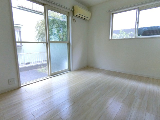 メロディーハイムの居間・リビング