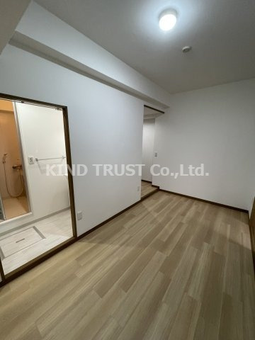 ドゥムレ西天満の居間・リビング|ゆったりとしたリビングです