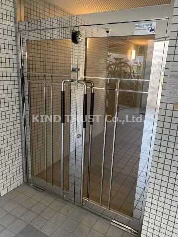 ドゥムレ西天満のエントランス|落ち着いたエントランスです
