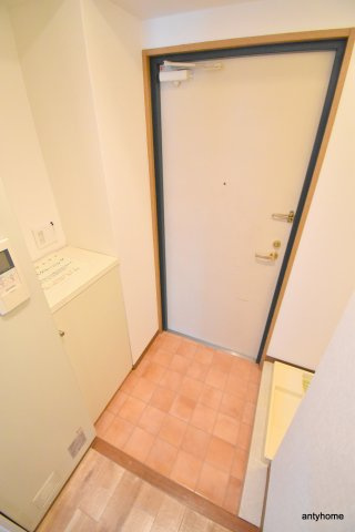 エルシャ南森町　仲介手数料無料の玄関