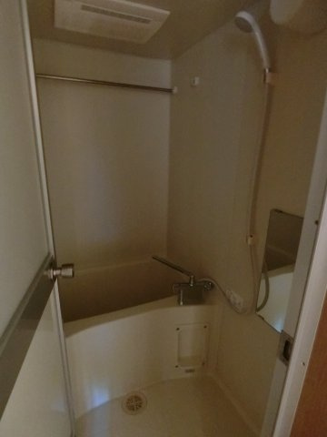 ピアコートBの浴室