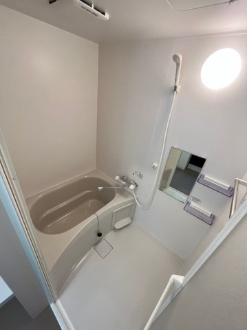 ジーメゾン平磯の浴室