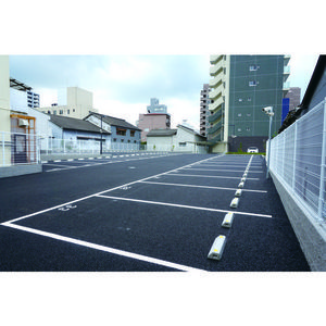 泉大津市田中町の賃貸マンションの駐車場|駐車場があるので、車を買う予定の方も安心です