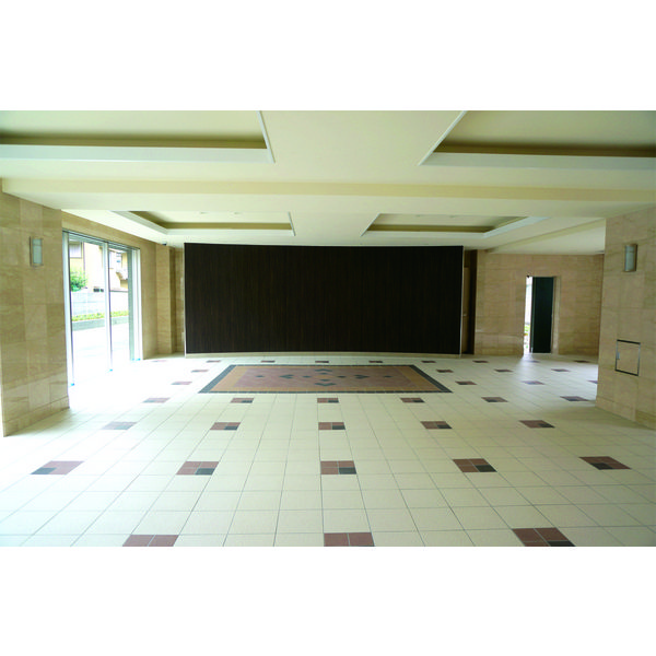 泉大津市田中町の賃貸マンションのロビー|清潔なロビーです