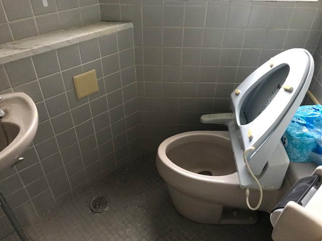 アカデミービル