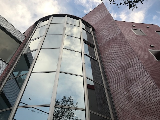 アカデミービル